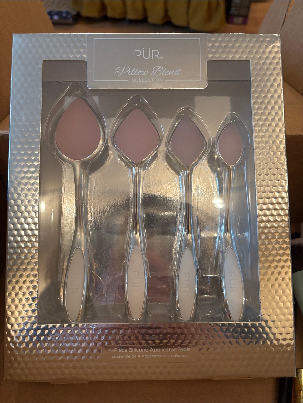Pur Cosmetics silicone applicator tool